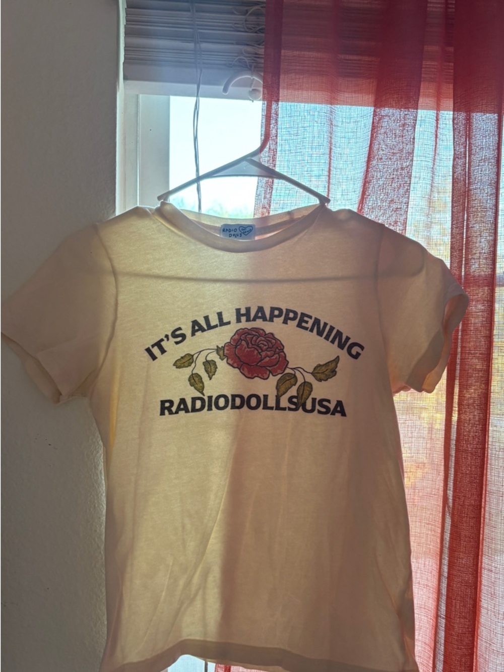 Women's Cream Graphic Tee - 'It's All Happening'